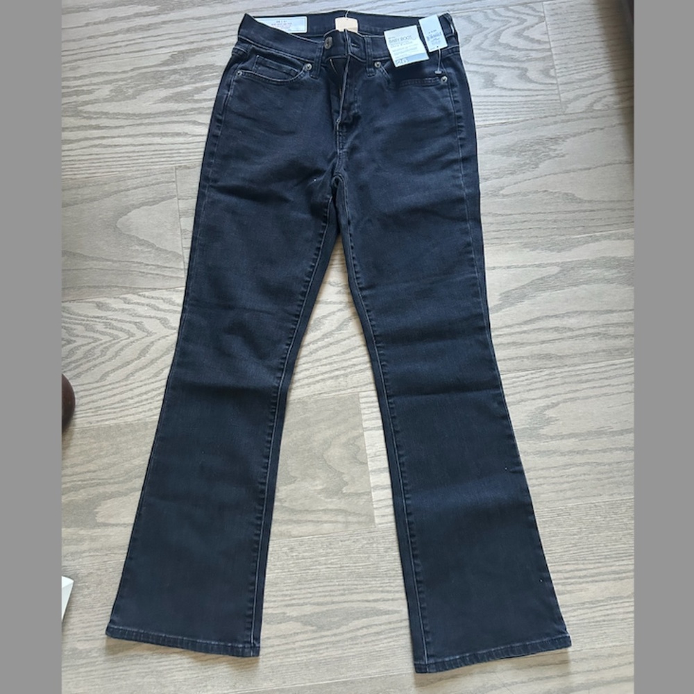 NWT US 26 - GAP Baby Boot Mid rise jean